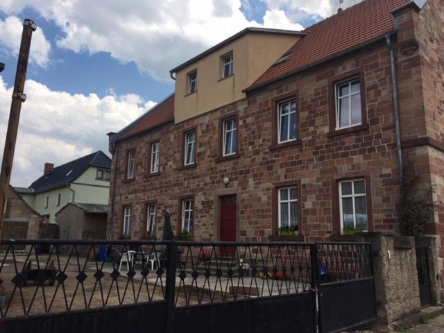 Apartamento Karsdorf "Alte Schule" Im Burgenlandkreis Exterior foto